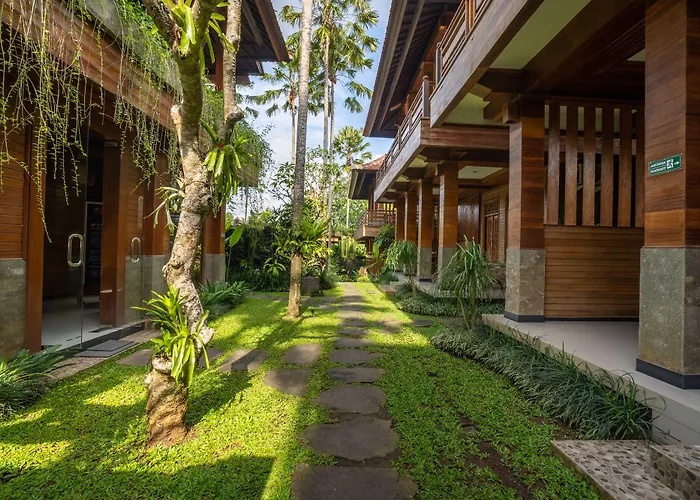 Budhi Ayu And By Mahaputra ウブド