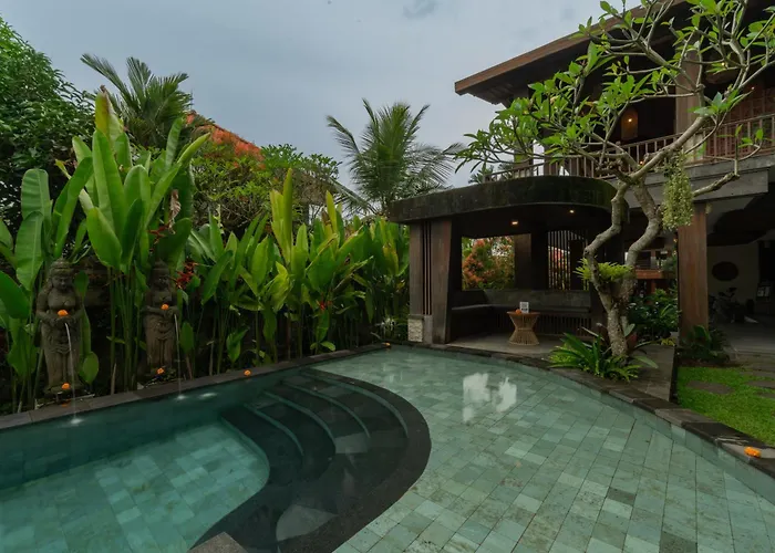 Budhi Ayu And By Mahaputra 3*