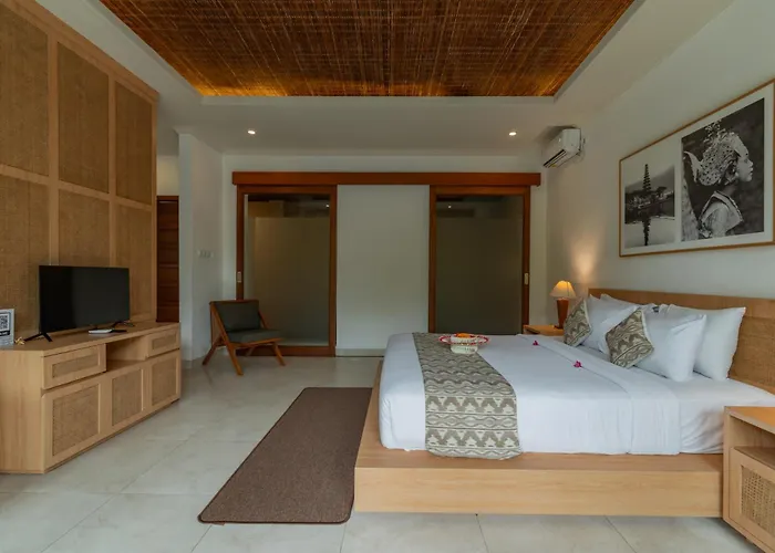 Budhi Ayu And By Mahaputra 3*
