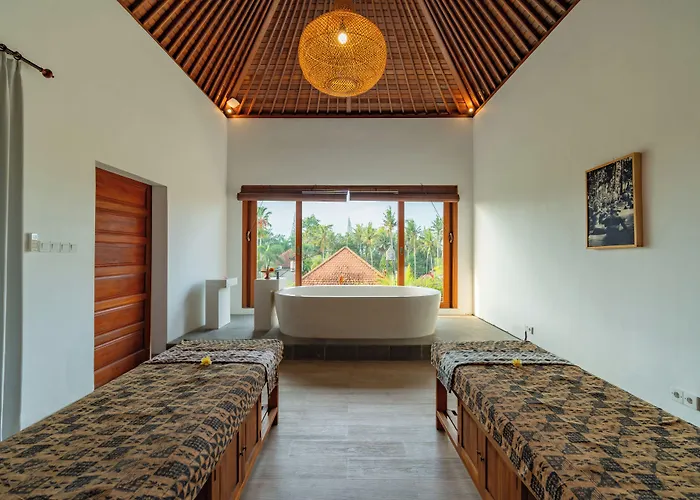 Budhi Ayu And By Mahaputra 3*