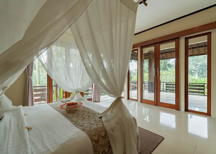 Budhi Ayu And By Mahaputra 3*